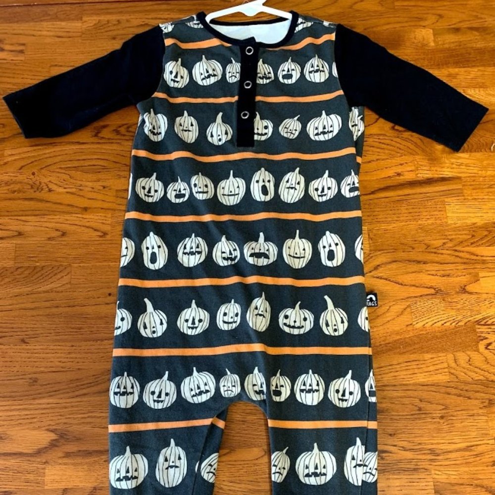 Rags to Raches 18/24 Halloween pumpkins HTF